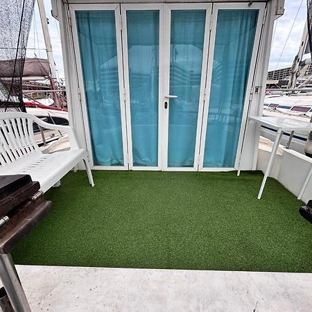Wonderful Boat For Families And Friends Ξενοδοχείο Sant Adria de Besos Εξωτερικό φωτογραφία