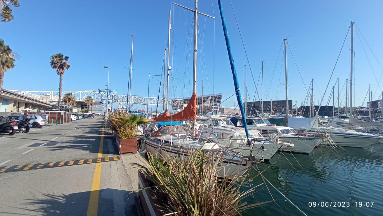 Wonderful Boat For Families And Friends Ξενοδοχείο Sant Adria de Besos Εξωτερικό φωτογραφία